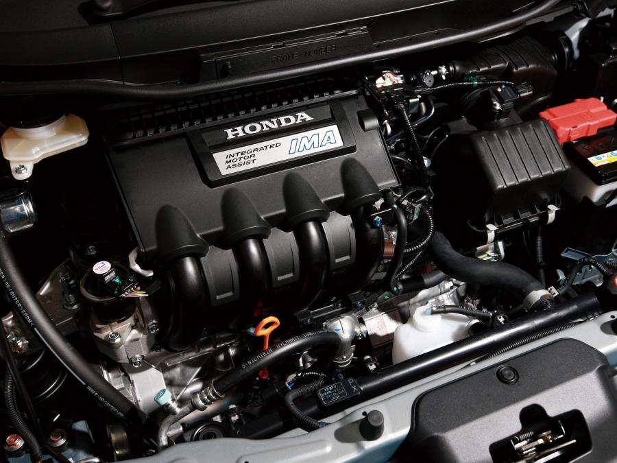 Honda Fit Shuttle Hybrid 2011 года  (фото 2 из 10)
